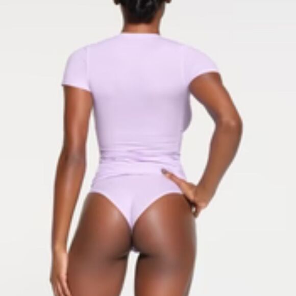 SKIMS FITS EVERYBODY T-SHIRT BODYSUIT LILY M NWT IN PKG - Picture 4 of 7